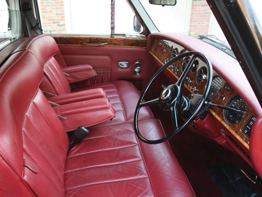 Интерьер Rolls-Royce Phantom VI 1968 года  (фото 3 из 16)